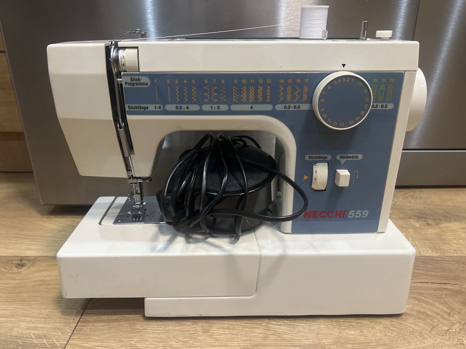 Masina de cusut electrica Necchi 559