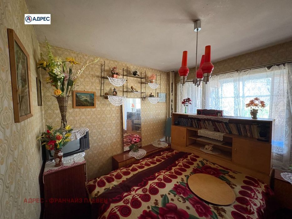 Продава се Двустаен апартамент в Враца, Център - 54 кв.м за 1223 €/кв.м - Снимка #2