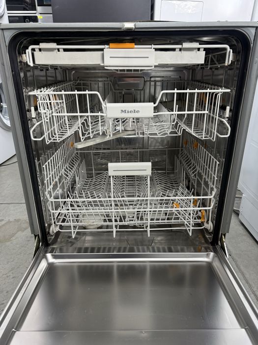 Съдомиялна машина за пълно вграждане MIELE 60см,