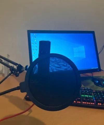 KIT interfata audio focusrite microfon casti Scarlett