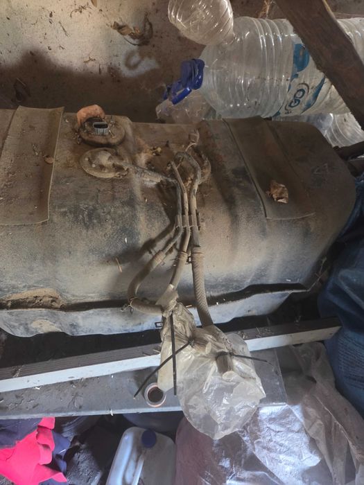 Продавам части за Toyota Land Cruiser 90. За повече информация относно наличните части и цени, пишете на лично съобщение.