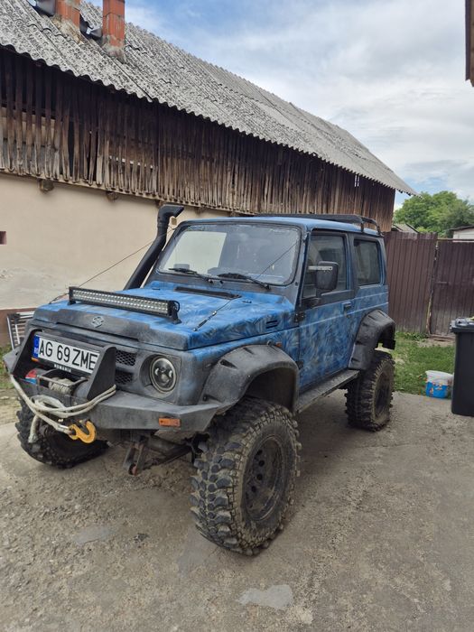 Suzuki samurai an 1997 1.3 benzina. Masina pregatita de offroad.