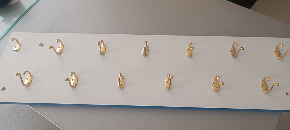 Для дома вешалки с  крючком