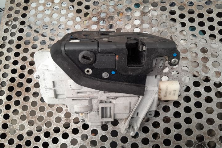 Broasca usa spate dreapta 8E0839016AA Audi A4 B7