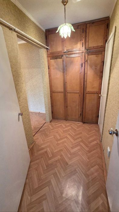 Продаю 2-х ком Кв в 7 микрорайоне д.9