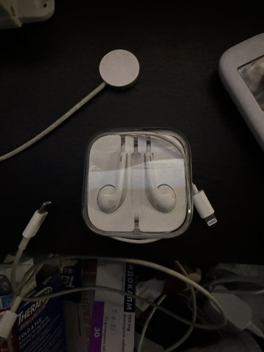 Оригиналени слушалки за айфони