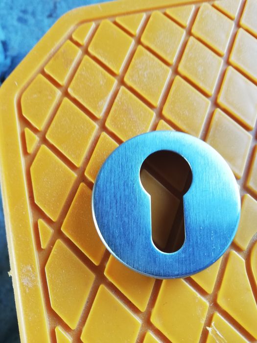 Продавам употребявани брави