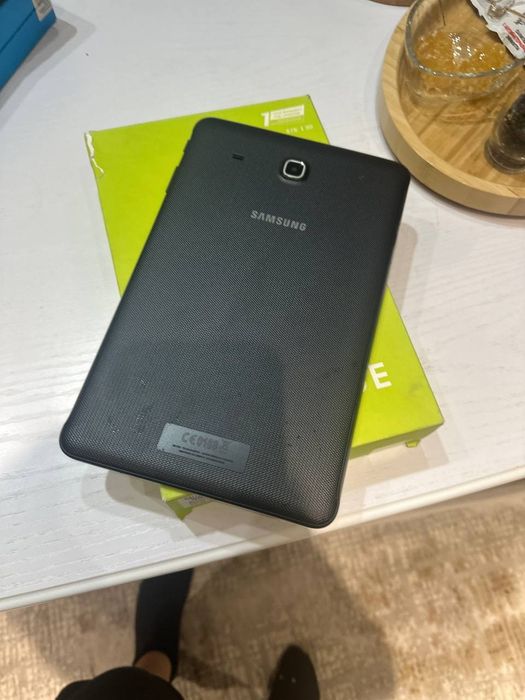 Samsug Galaxy tab E В отличном состоянии 2 месяца  использован