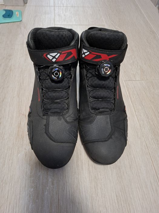 Ghete moto Ixon marimea 45