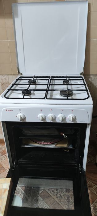 Продам газ плиту