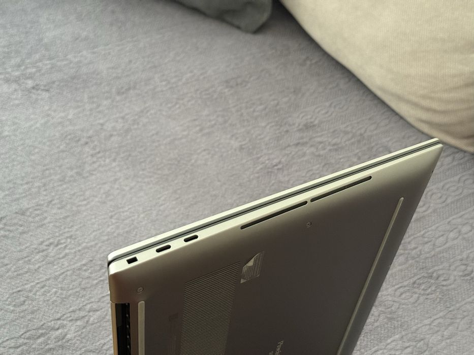 15.6’UHD+4K Touch/i7-12800H/RTX A1000/Precision 5570/32GB/512GB