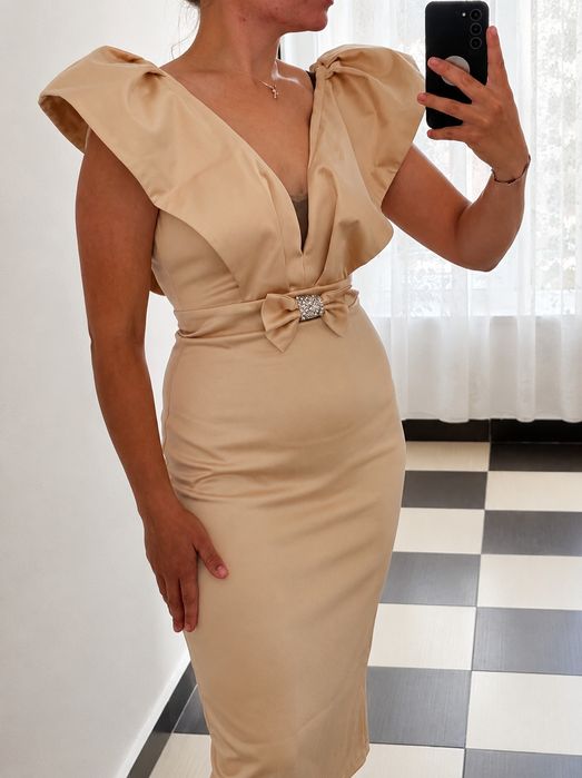 Rochie nouă cu etichetă