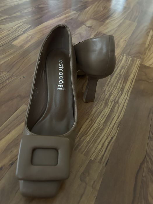 Нови обувки на токче