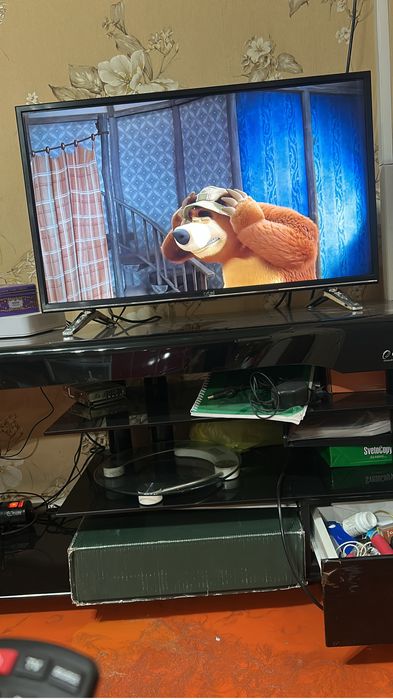 Телевизор в идеальном состояний