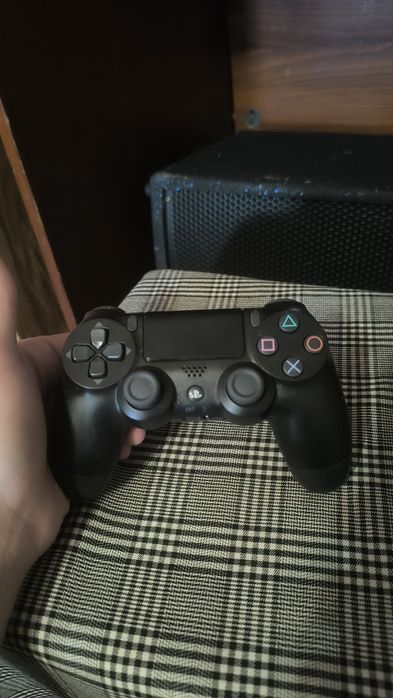 Джостик пс4 продам срочно