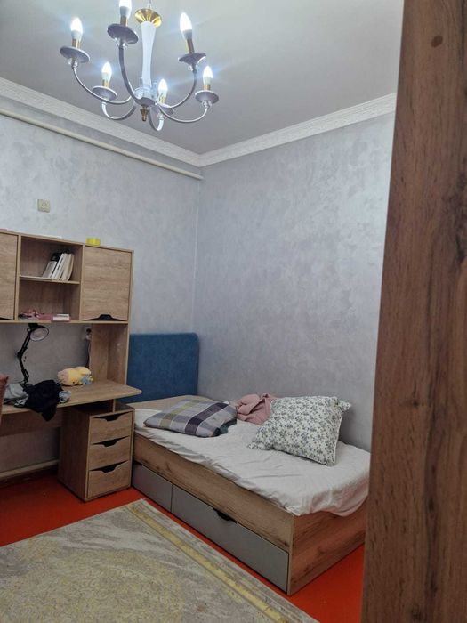 Жер үй сатылады.