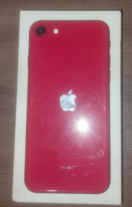 Iphone se 2020 продам