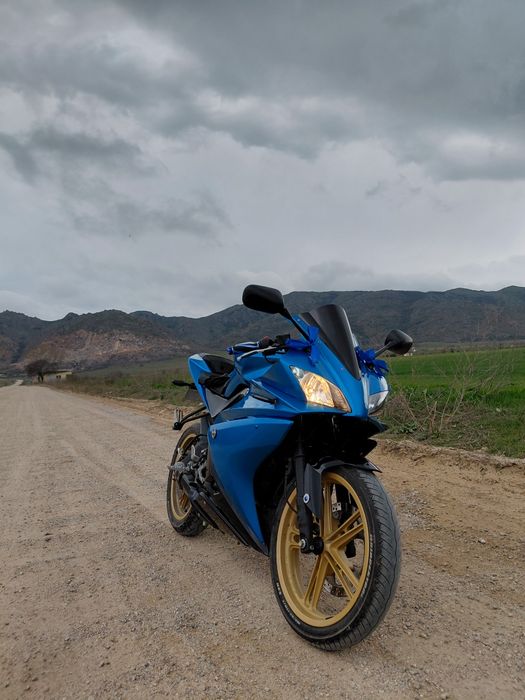 vând yamaha yzf r125