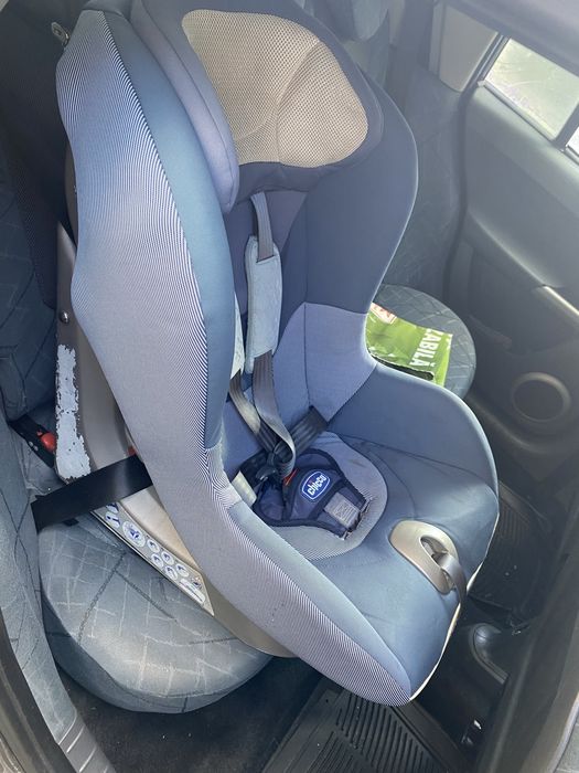 Scaun copii auto / masina chicco cu isofix