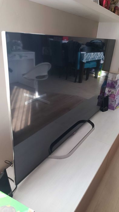 Телевизор 3D 4K Lg 55ub850v не се включва