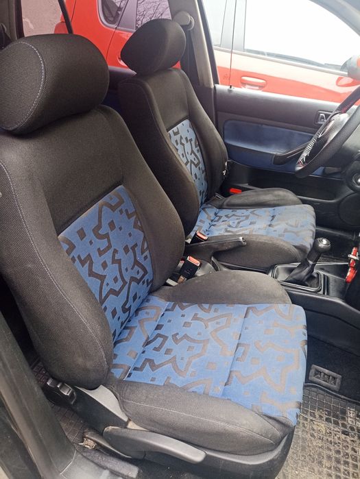 Комплект син салон (седалки)за Голф 4