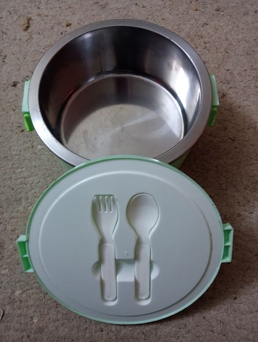 Продам ланч бокс.