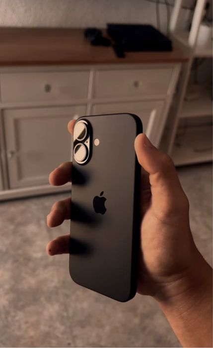 Iphone 16 в отличном состояний