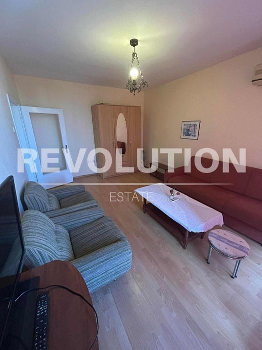 Дава се под наем Тристаен апартамент в Пловдив, Център - 65 кв.м за 475 € - Снимка #2