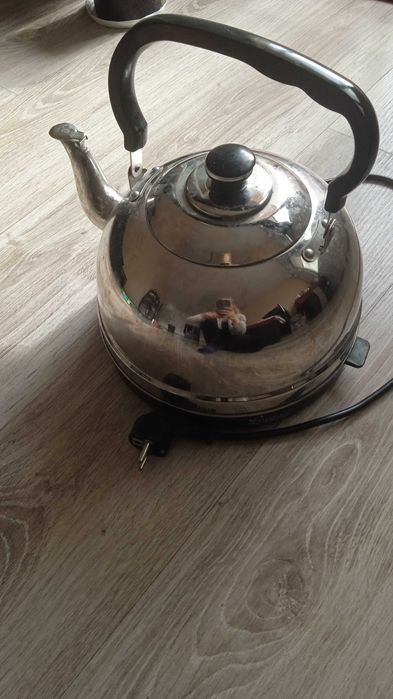 Електрически чайник Lamarque