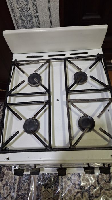 Gaz plita sotiladi!