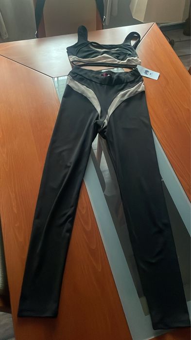 Дамски комплект клин и топ