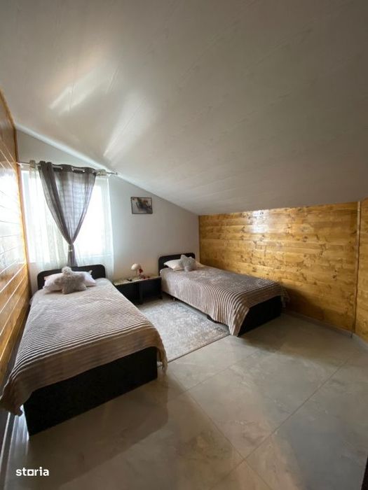 Apartament 4 camere decomandat 140mp, Mansarda, zona Consul, Utilitati
