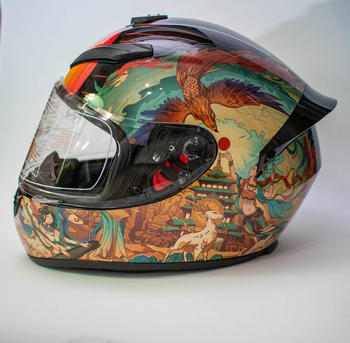 Каска за мотор пистов , скутер , ел. тротинетка др. ( Размер M 55-56 )