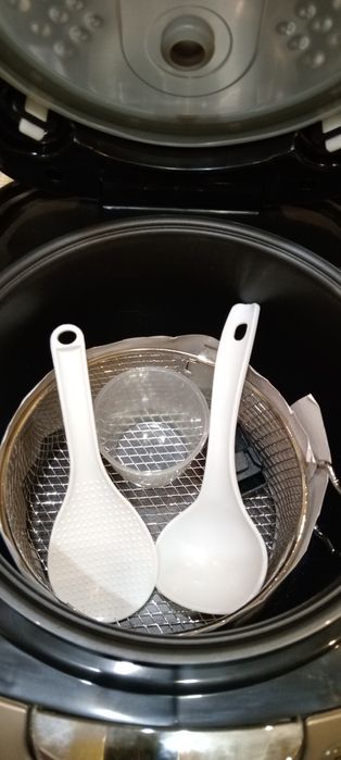 Мультиварка Редмонд 585