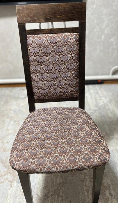 Натуральные деревянные стулья