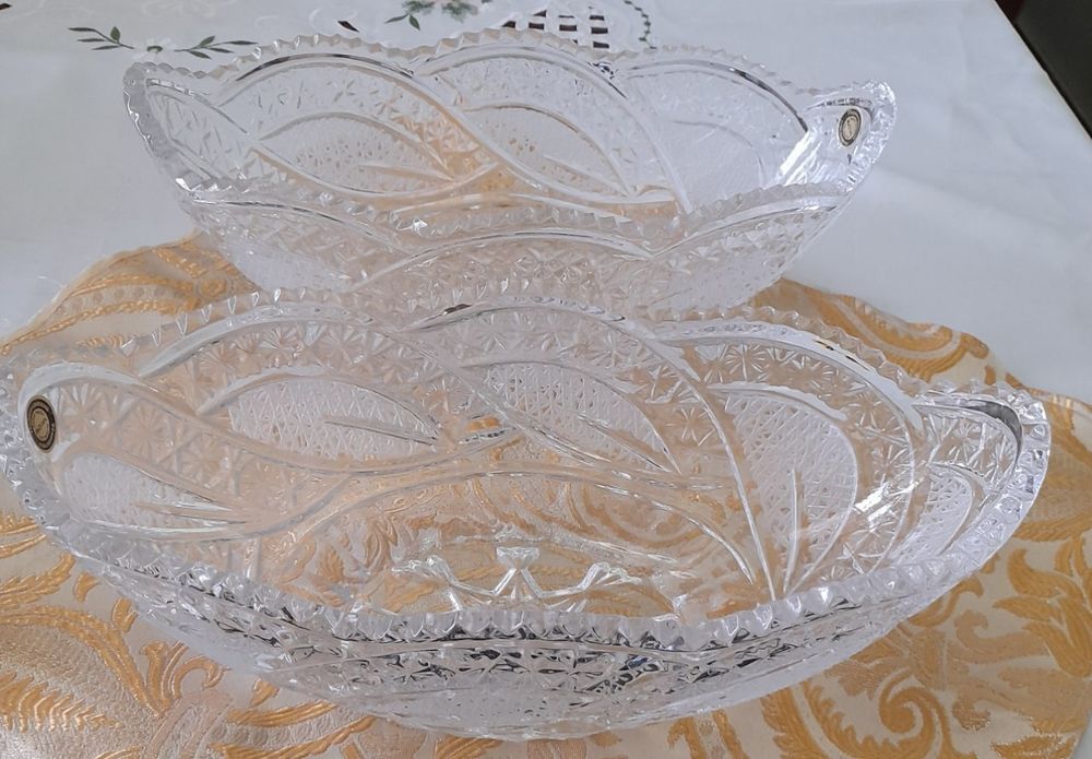 Хар хил хуристал вазалар