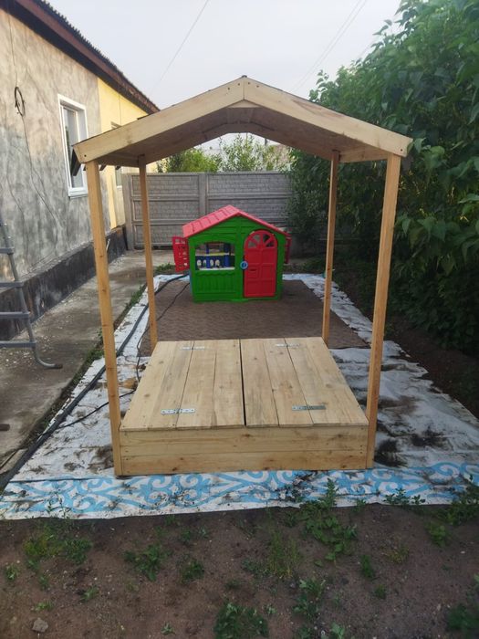 Песочница из дерева