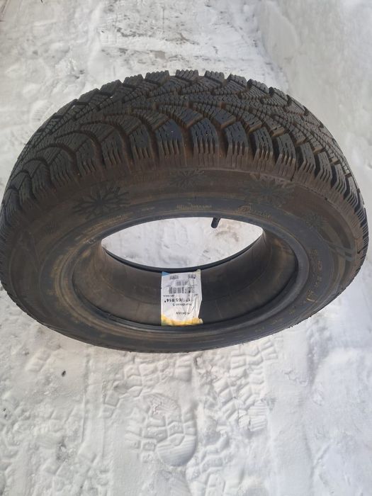 Продам шины с камерой зимние лепучка