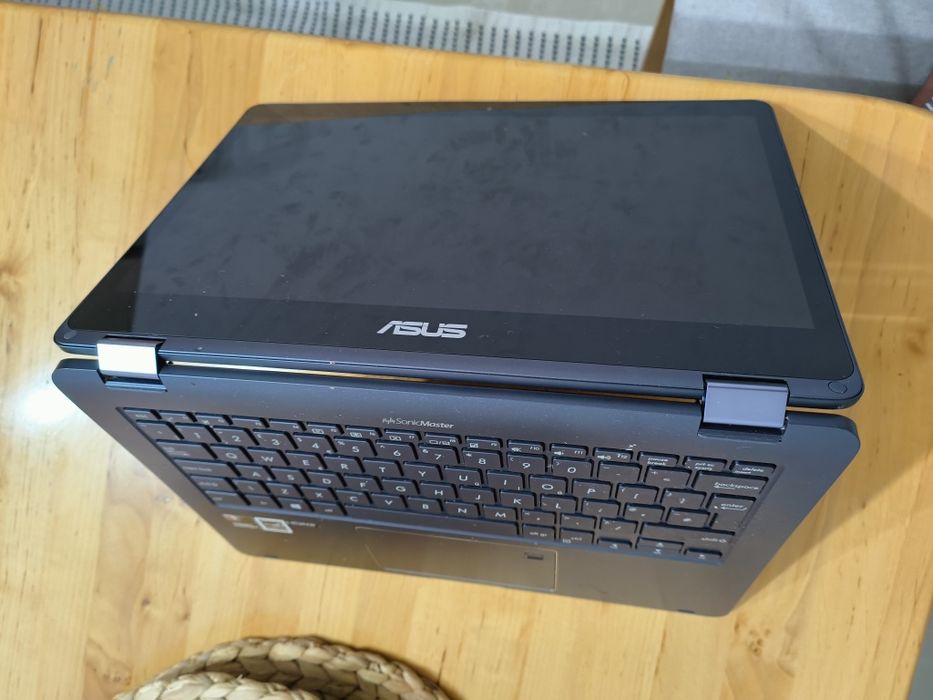 Vand laptop Asus