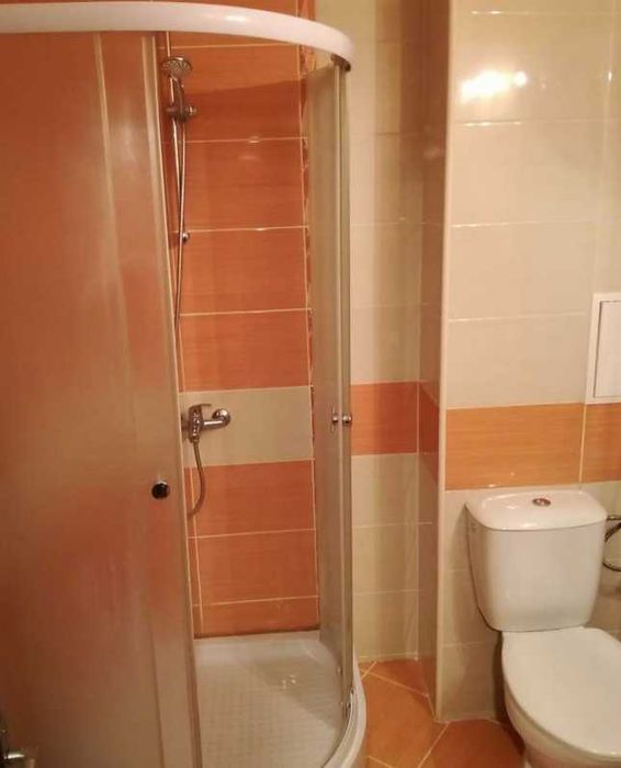 Дава се под наем Двустаен апартамент в Бургас, Център - 65 кв.м за 200 € - Снимка #2