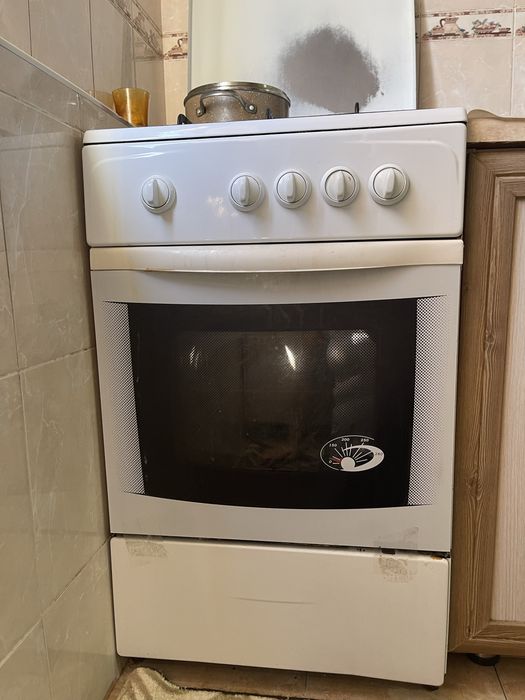 Газ плита Грета  в хоршем состояни