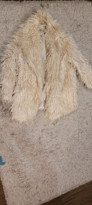 Haina de blana Stradivarius