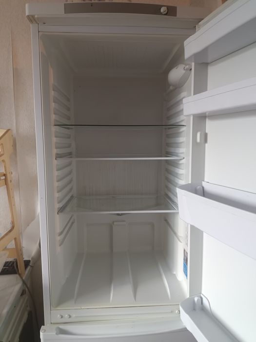 Холодильник INDESIT