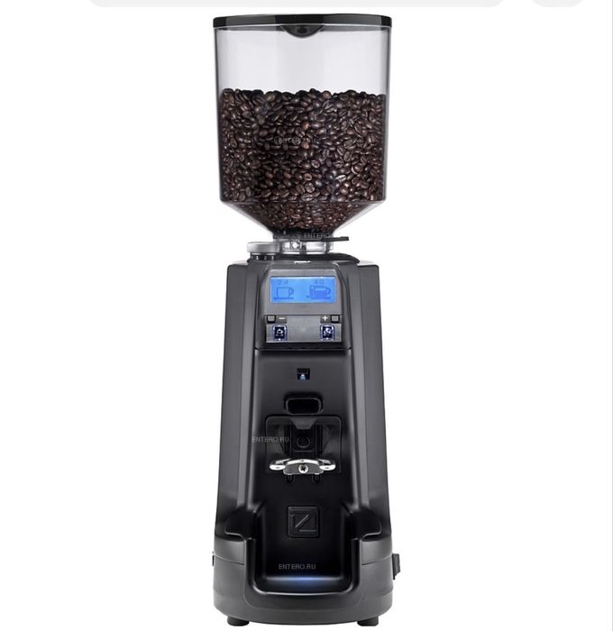 Кофе машинка и кофе молка