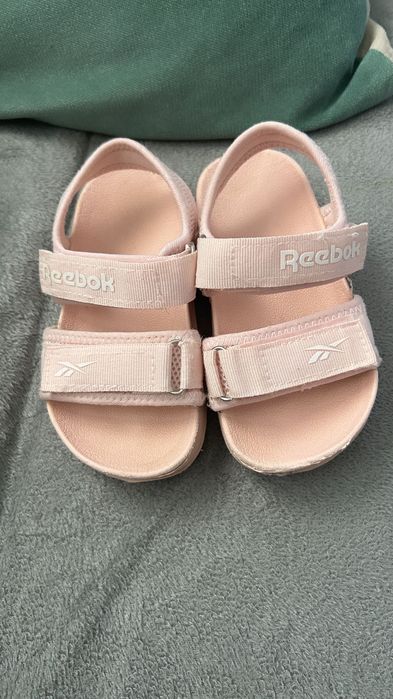 Детски сандали Reebok 24 и Vicco светещи  23 номер