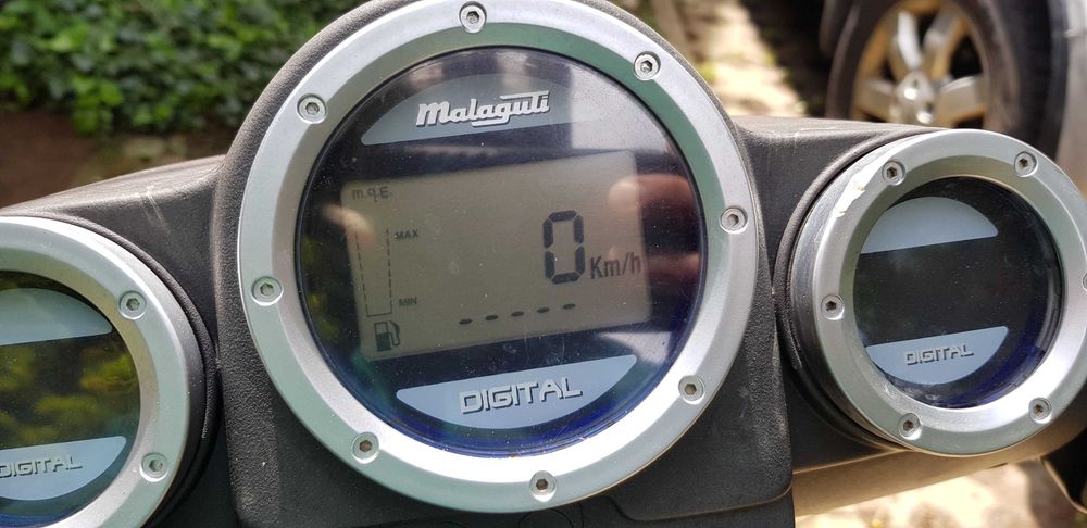 Malaguti F12 Phantom Digital - Acte