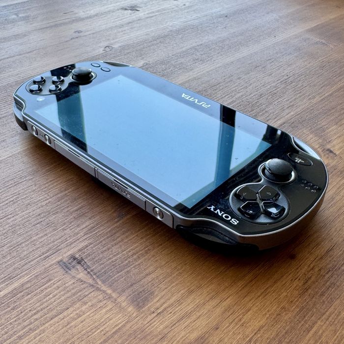 Sony PlayStation Vita (PS Vita) OLED Модел 1000 – Отлично състояние!