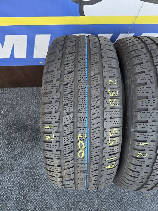 235 55 17 kumho m+s