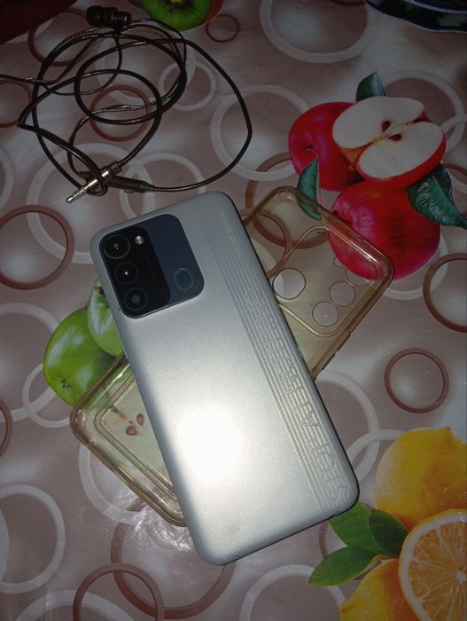 Techno Spark 8C 64 xotira ram 4