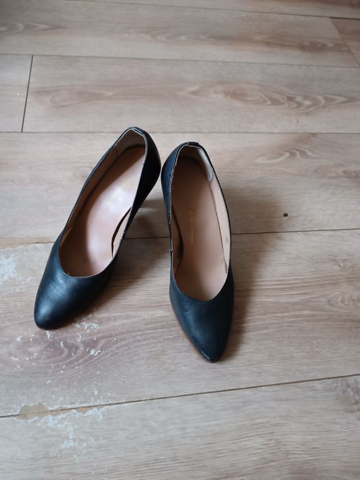 Pantofi negri din piele